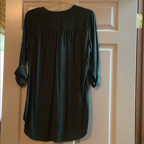 3/4 tab sleeve Loft top - Picture 2 of 2